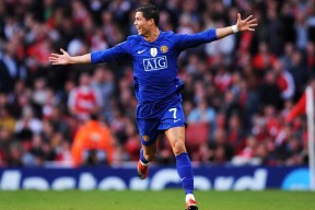 kaiyun 开云体育-“英超强队力争三分，争夺榜首位置”，英超强度大